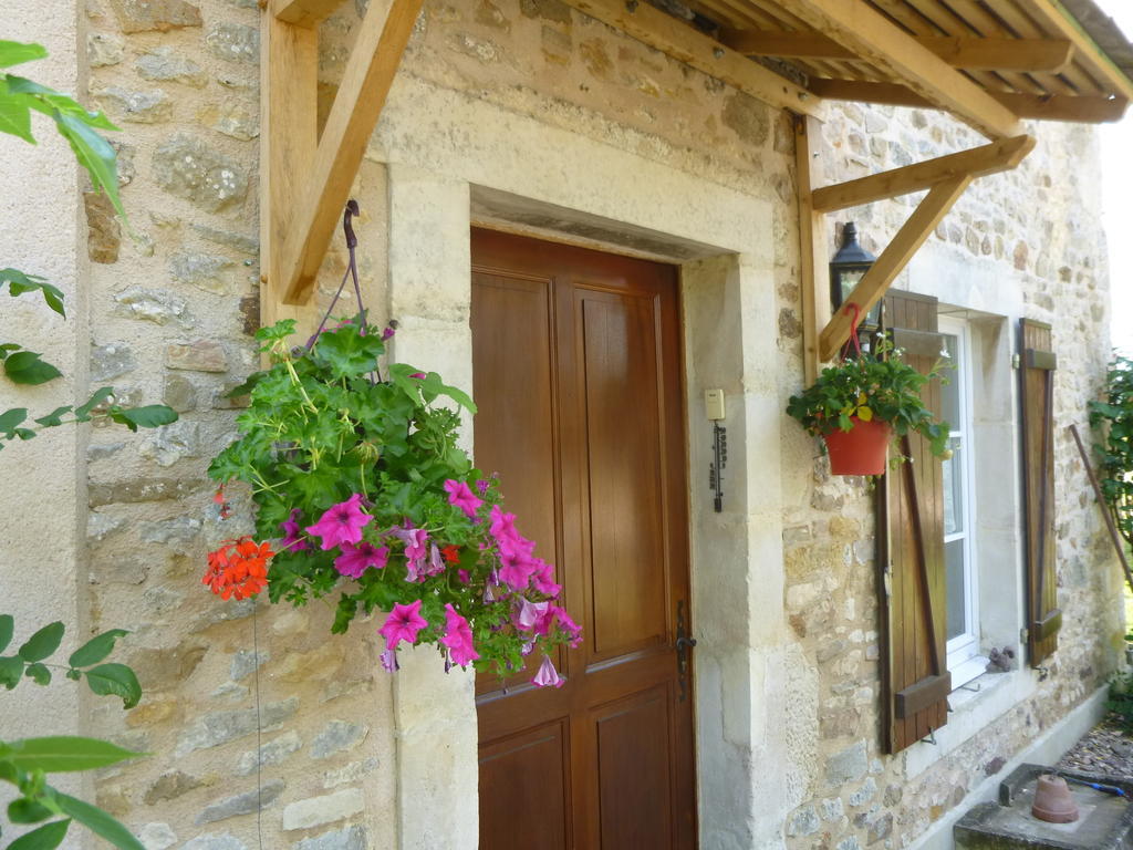 La Roulotte De Pommette Et Billy La Hoguette Exterior foto